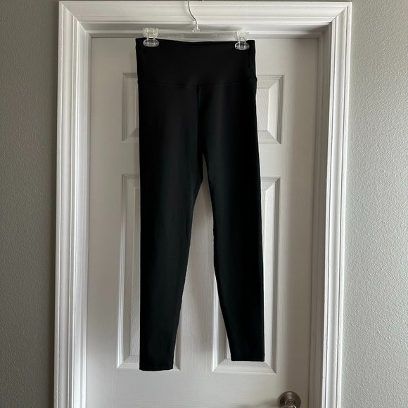 Black Old Navy Active Go Dry Leggings - Like New - Picture 1 of 3